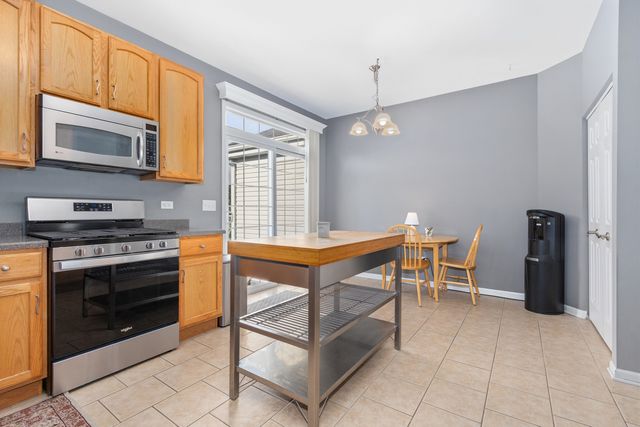 1010 Marion Drive, Shorewood, IL 60404