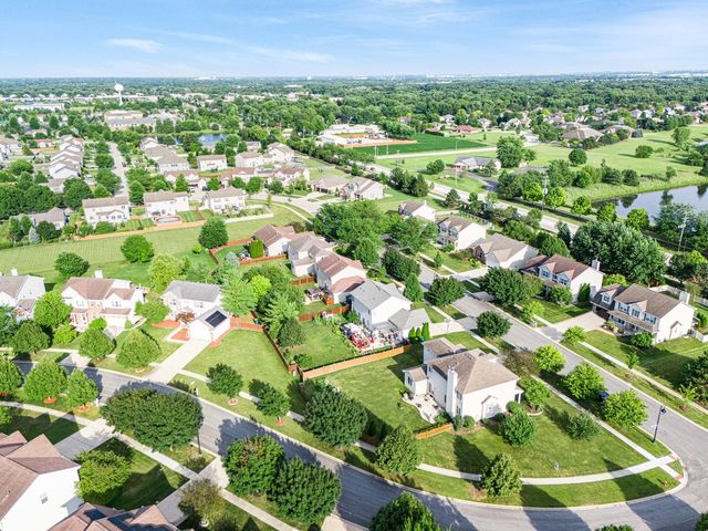 1010 Marion Drive, Shorewood, IL 60404