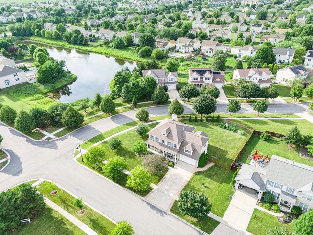 1010 Marion Drive, Shorewood, IL 60404