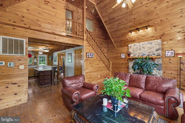 186 HIGH KNOB RD, Front Royal, VA 22630
