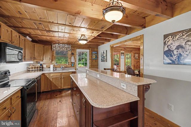 186 HIGH KNOB RD, Front Royal, VA 22630