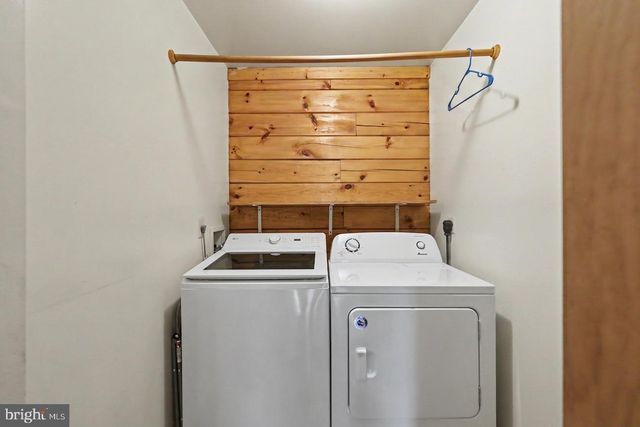 186 HIGH KNOB RD, Front Royal, VA 22630