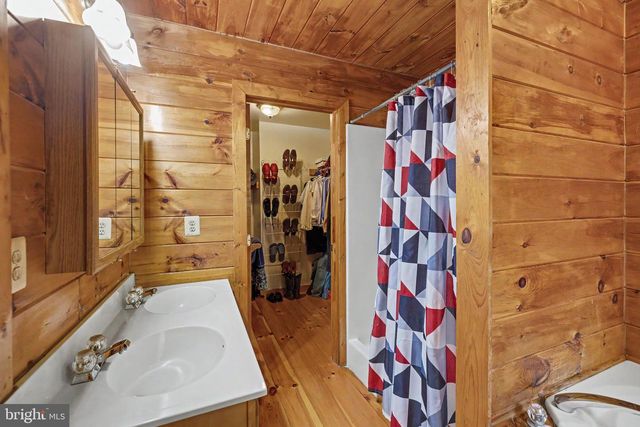186 HIGH KNOB RD, Front Royal, VA 22630