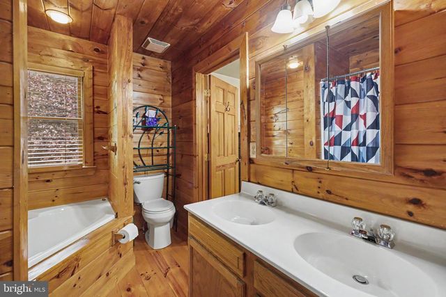 186 HIGH KNOB RD, Front Royal, VA 22630