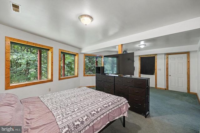 186 HIGH KNOB RD, Front Royal, VA 22630