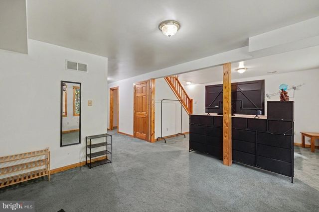 186 HIGH KNOB RD, Front Royal, VA 22630