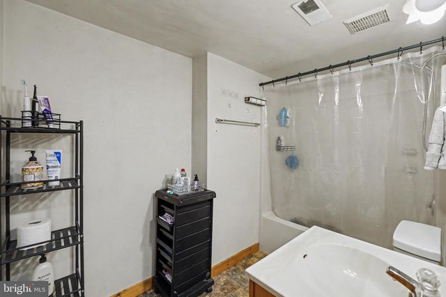 186 HIGH KNOB RD, Front Royal, VA 22630