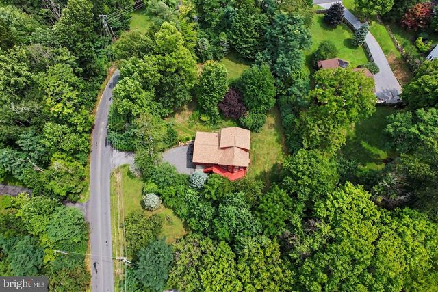 186 HIGH KNOB RD, Front Royal, VA 22630