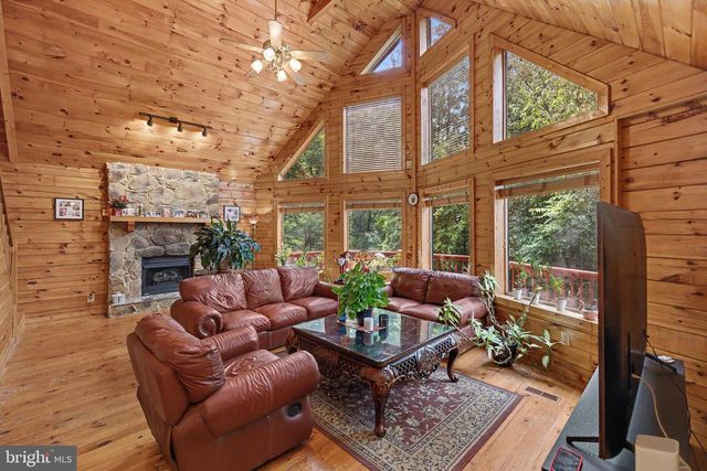 186 HIGH KNOB RD, Front Royal, VA 22630