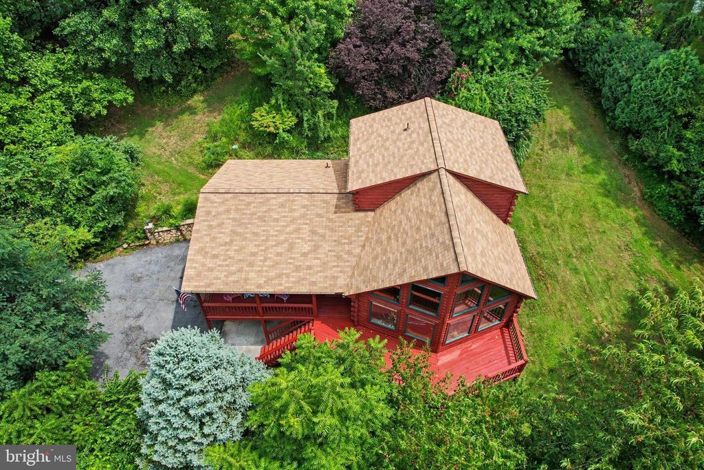 186 HIGH KNOB RD, Front Royal, VA 22630