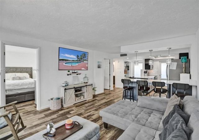 3424 SE 12th Street B6, Pompano Beach, FL 33062