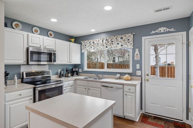 2805 Summer Hollow Ln, Hermitage, TN 37076