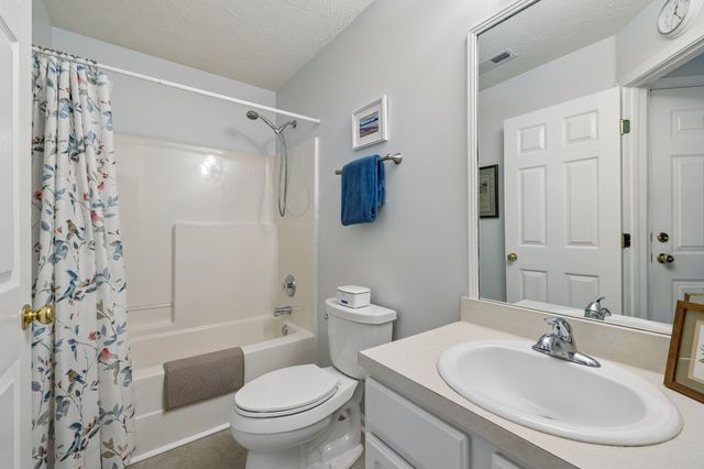 2805 Summer Hollow Ln, Hermitage, TN 37076