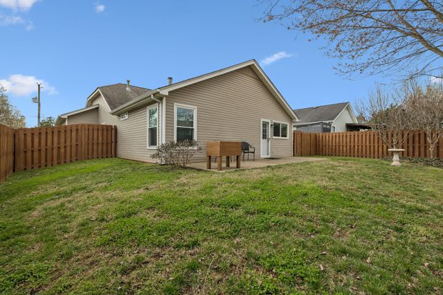 2805 Summer Hollow Ln, Hermitage, TN 37076