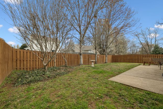 2805 Summer Hollow Ln, Hermitage, TN 37076