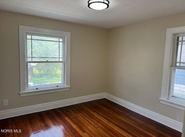 975 Woodland Avenue, Toledo, OH 43607
