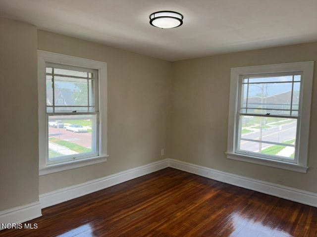 975 Woodland Avenue, Toledo, OH 43607