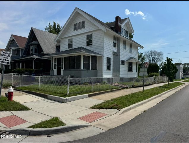 975 Woodland Avenue, Toledo, OH 43607