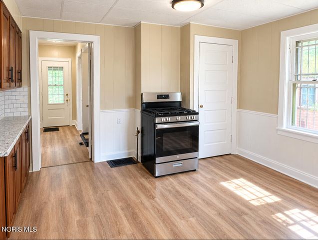 975 Woodland Avenue, Toledo, OH 43607