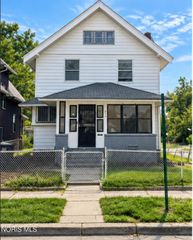 975 Woodland Avenue, Toledo, OH 43607