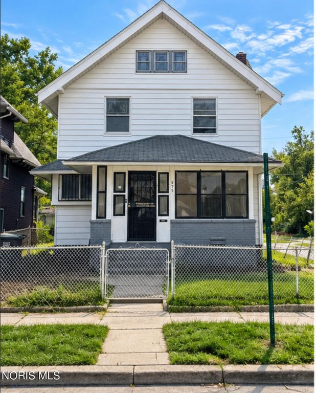 975 Woodland Avenue, Toledo, OH 43607