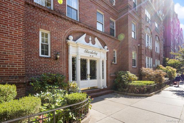 35-25 77 Street B53, Jackson Heights, NY 11372