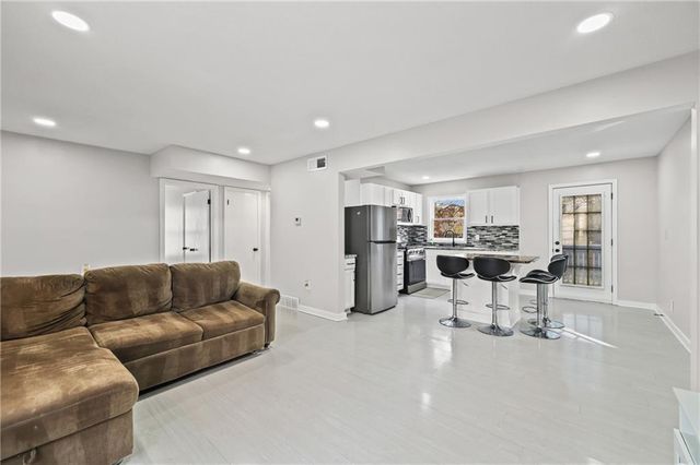 11637 W 68TH Terrace, Shawnee, KS 66203