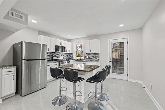 11637 W 68TH Terrace, Shawnee, KS 66203