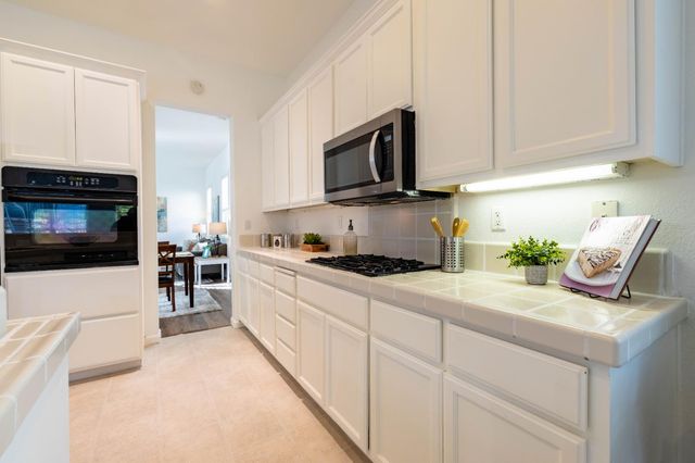 3116 Dovehouse Ln, Modesto, CA 95355