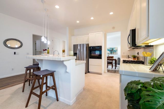 3116 Dovehouse Ln, Modesto, CA 95355