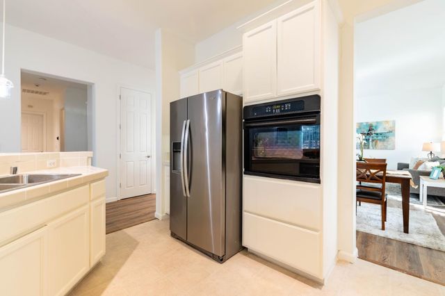 3116 Dovehouse Ln, Modesto, CA 95355