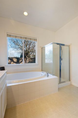 3116 Dovehouse Ln, Modesto, CA 95355