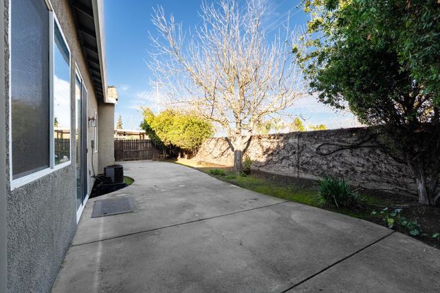 3116 Dovehouse Ln, Modesto, CA 95355