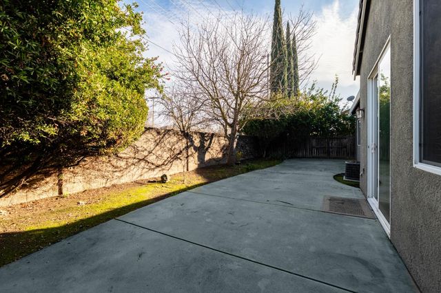 3116 Dovehouse Ln, Modesto, CA 95355