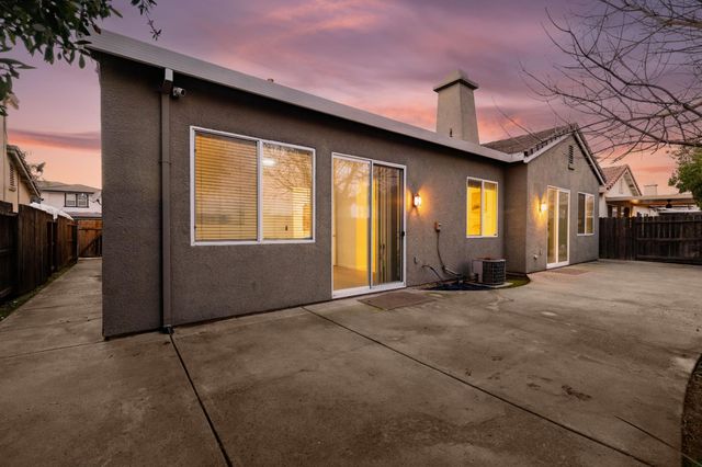 3116 Dovehouse Ln, Modesto, CA 95355