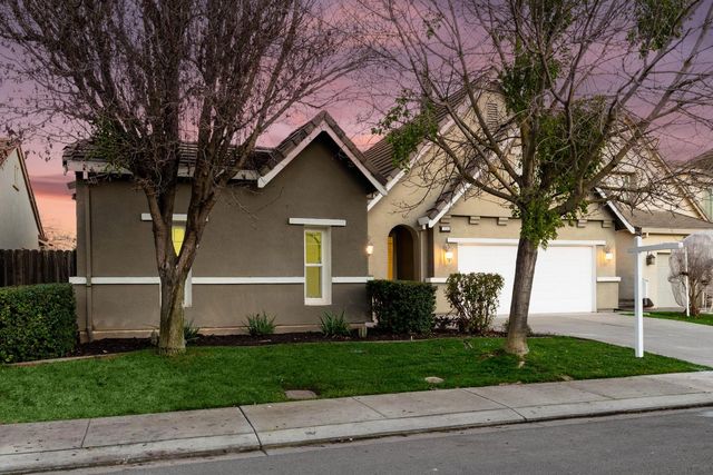 3116 Dovehouse Ln, Modesto, CA 95355