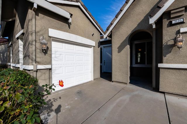 3116 Dovehouse Ln, Modesto, CA 95355