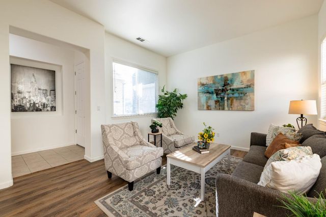 3116 Dovehouse Ln, Modesto, CA 95355