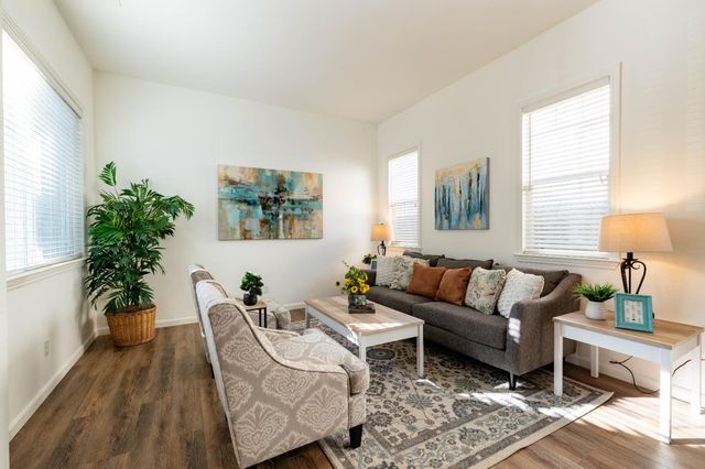 3116 Dovehouse Ln, Modesto, CA 95355