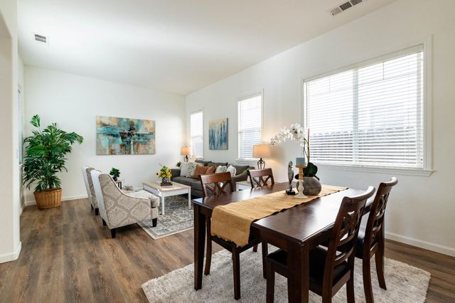 3116 Dovehouse Ln, Modesto, CA 95355