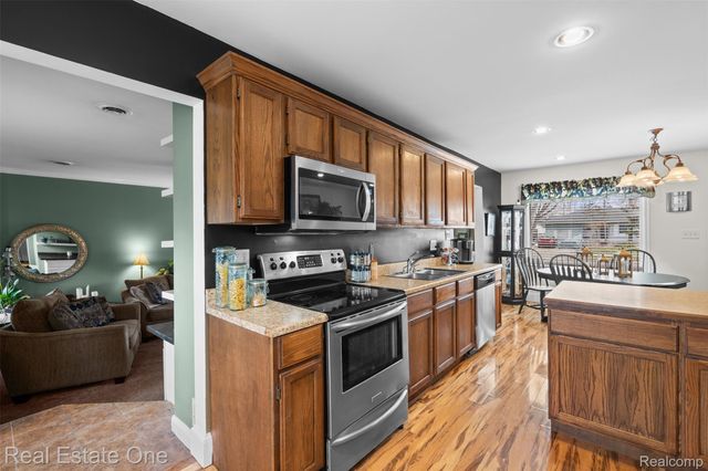 23340 Joy Street, St. Clair Shores, MI 48082