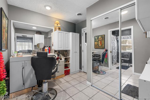23340 Joy Street, St. Clair Shores, MI 48082