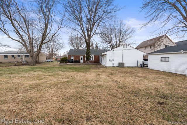23340 Joy Street, St. Clair Shores, MI 48082