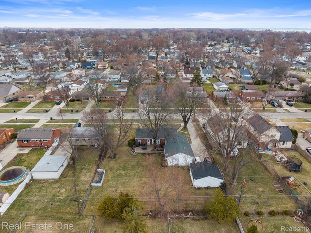23340 Joy Street, St. Clair Shores, MI 48082
