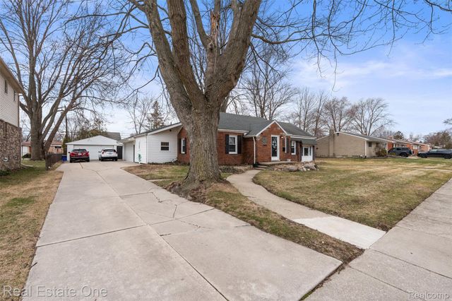 23340 Joy Street, St. Clair Shores, MI 48082