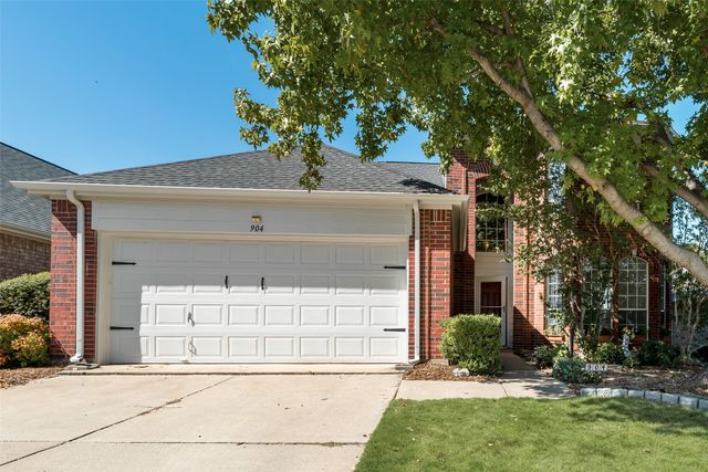 904 Lake Bluff Drive, Lake Dallas, TX 75065