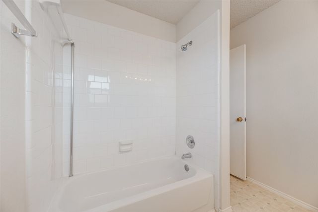 904 Lake Bluff Drive, Lake Dallas, TX 75065