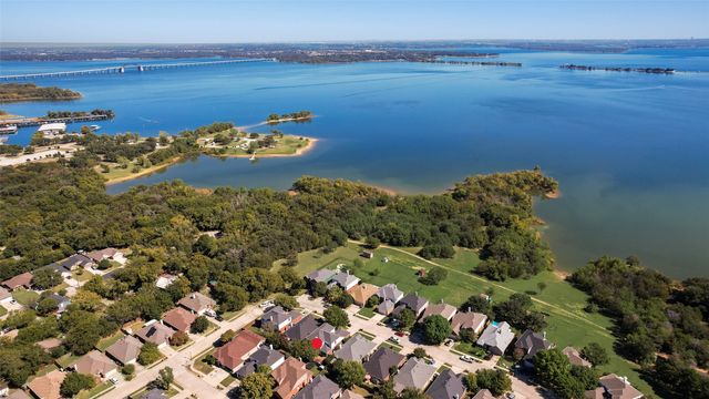 904 Lake Bluff Drive, Lake Dallas, TX 75065