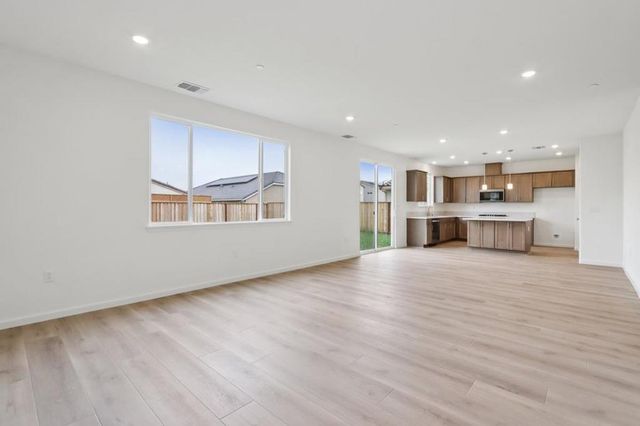 1890 Peony Street, Hollister, CA 95023
