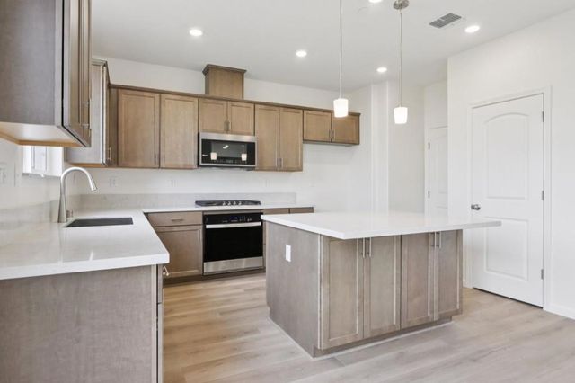 1890 Peony Street, Hollister, CA 95023
